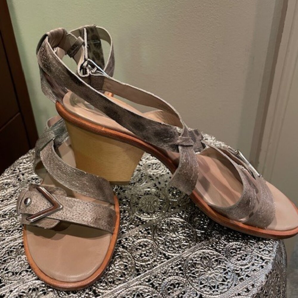 Via Spiga Leather Wolffish Heeled Strappy Sandal 7.5 M